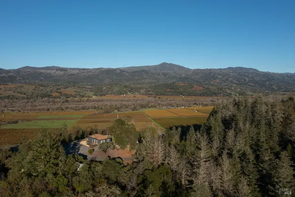 $1,995,000 | 22855 Chianti Road, Geyserville, CA 95411