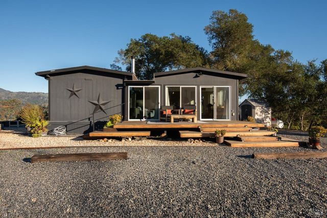 $1,995,000 | 22855 Chianti Road, Geyserville, CA 95411