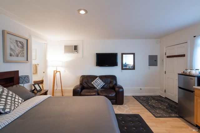 $1,995,000 | 22855 Chianti Road, Geyserville, CA 95411