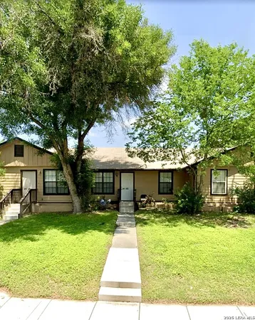 $995 | 202 Ash Drive, Unit 103, Converse, TX 78109