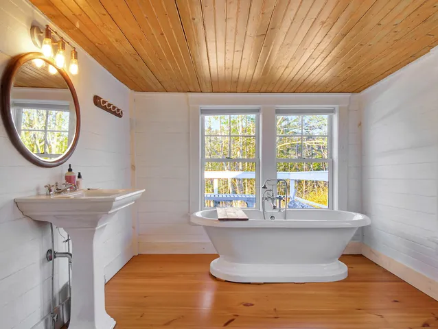 $595,000 | 1577 Highway 129, South Bristol, ME 04568