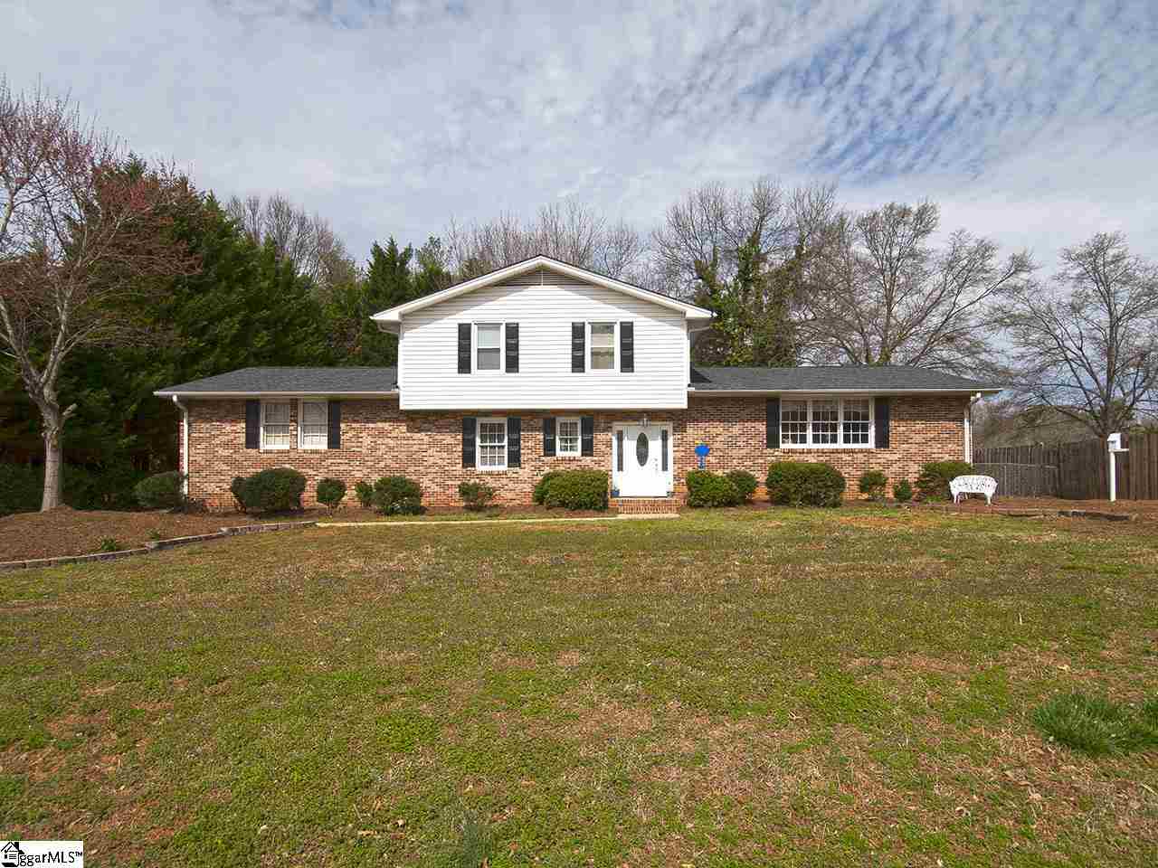 504 Brooks Road Mauldin, SC 29662 - Photo 1 of 36