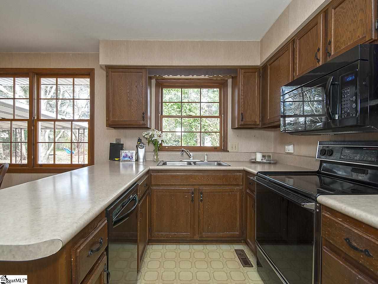 504 Brooks Road Mauldin, SC 29662 - Photo 17 of 36