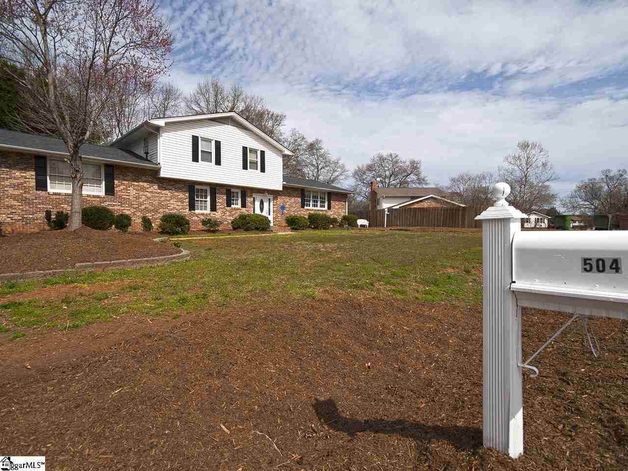 504 Brooks Road Mauldin, SC 29662 - Photo 3 of 36