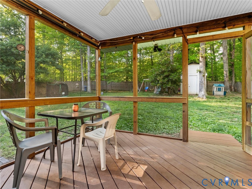 10200 Redbridge Road North Chesterfield, VA 23236 - Photo 29 of 33 Screened In Porch!