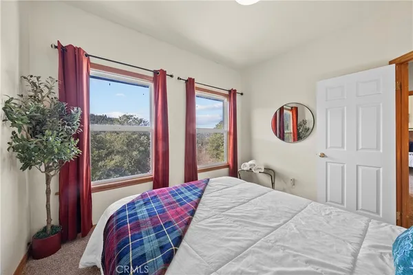 $500,000 | 820 Arbula Drive, Crestline, CA 92325
