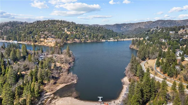 $500,000 | 820 Arbula Drive, Crestline, CA 92325