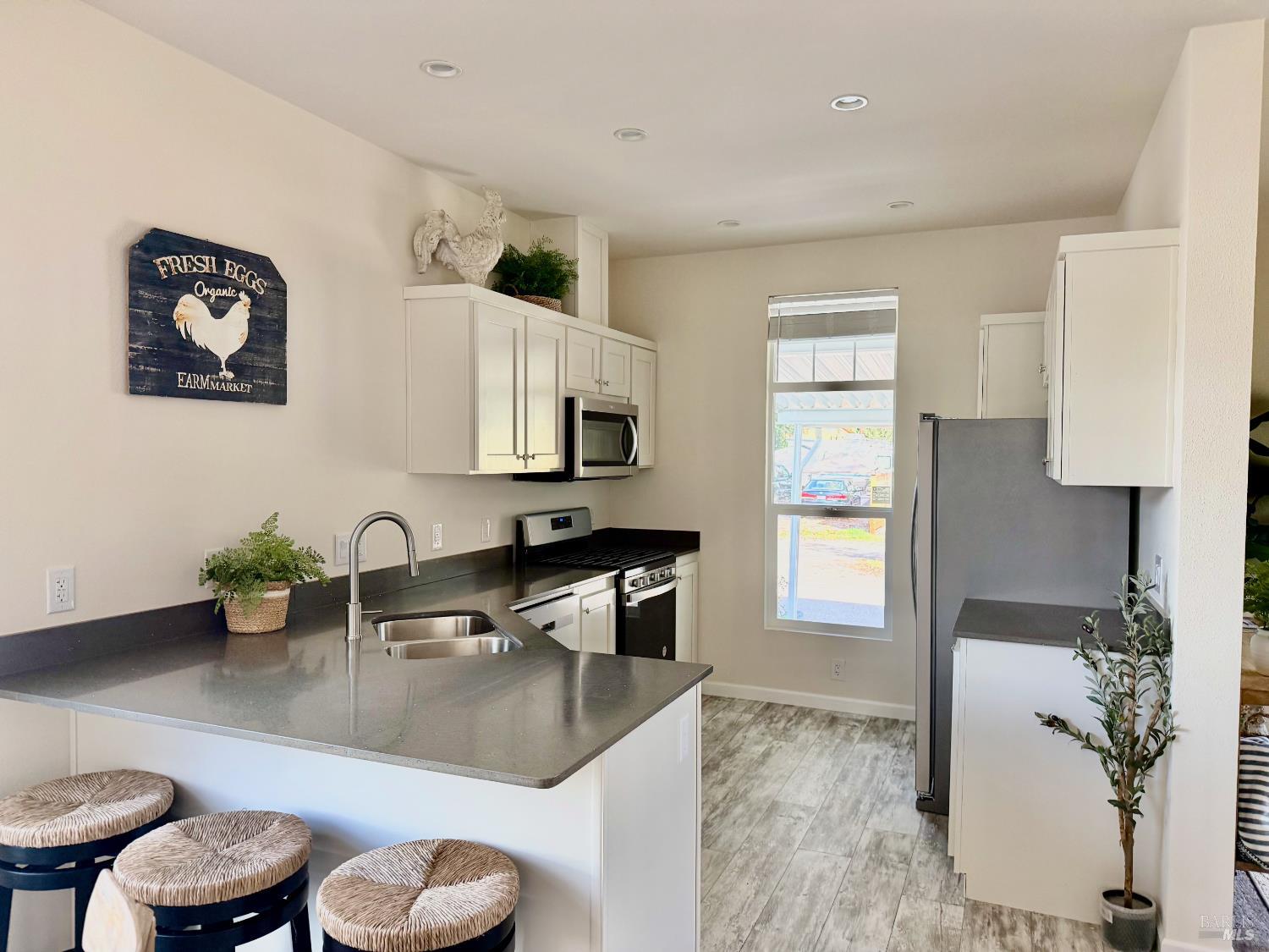 890 Rockwell Road Cloverdale, CA 95425 - Photo 5 of 27