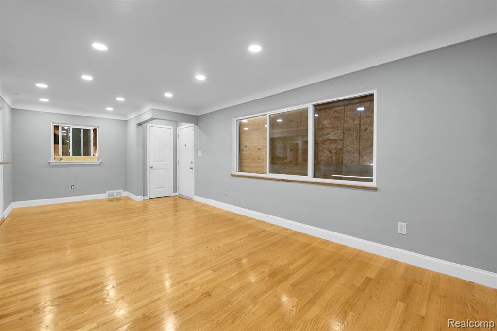 15760 Greenfield Road Detroit, MI 48227 - Photo 12 of 29