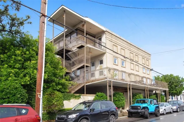 $2,650 | 8416 Oak Street, Unit A, New Orleans, LA 70118