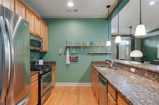 $2,650 | 8416 Oak Street, Unit A, New Orleans, LA 70118