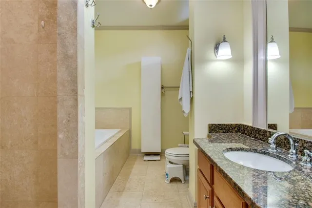 $2,650 | 8416 Oak Street, Unit A, New Orleans, LA 70118