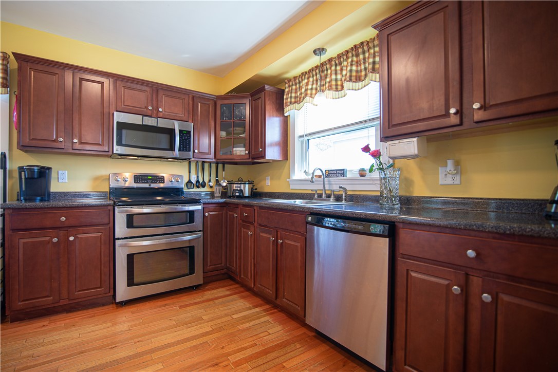 85 Conrad Street Woonsocket, RI 02895 - Photo 14 of 38