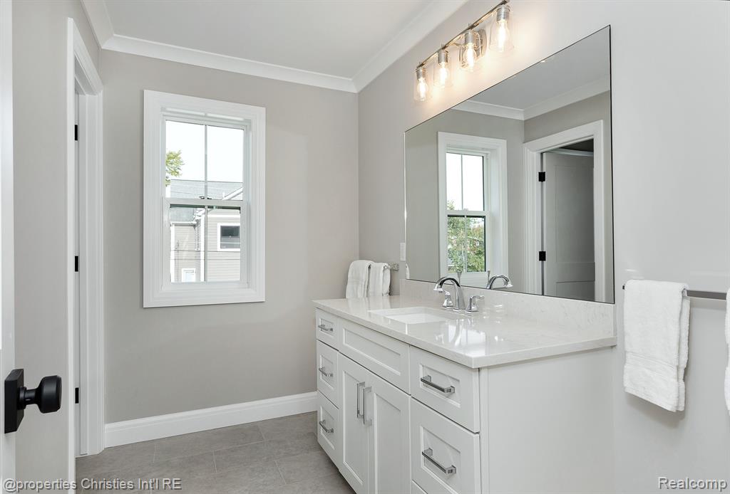 2043 Yorkshire Road Birmingham, MI 48009 - Photo 52 of 65 Gallery Image 52