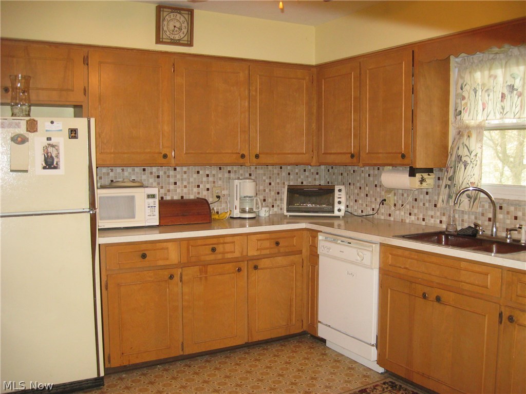2877 Greenridge Road Norton, OH 44203 - Photo 4 of 11 Gallery Image 4