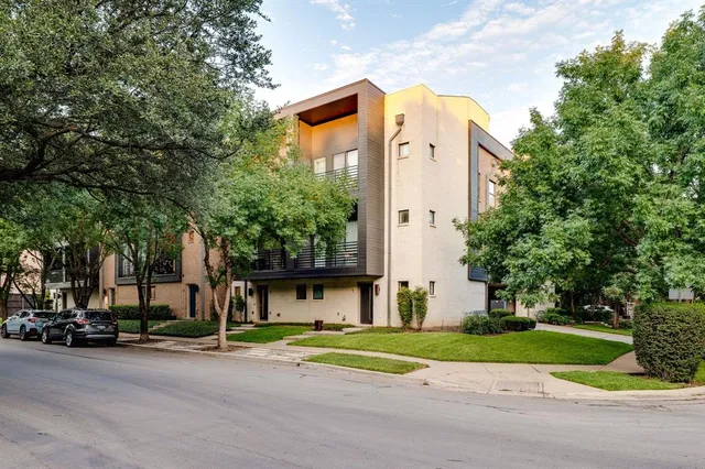 $670,000 | 3930 Bowser Avenue, Unit 11, Dallas, TX 75219