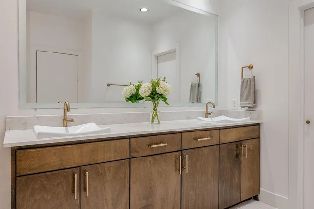 $670,000 | 3930 Bowser Avenue, Unit 11, Dallas, TX 75219