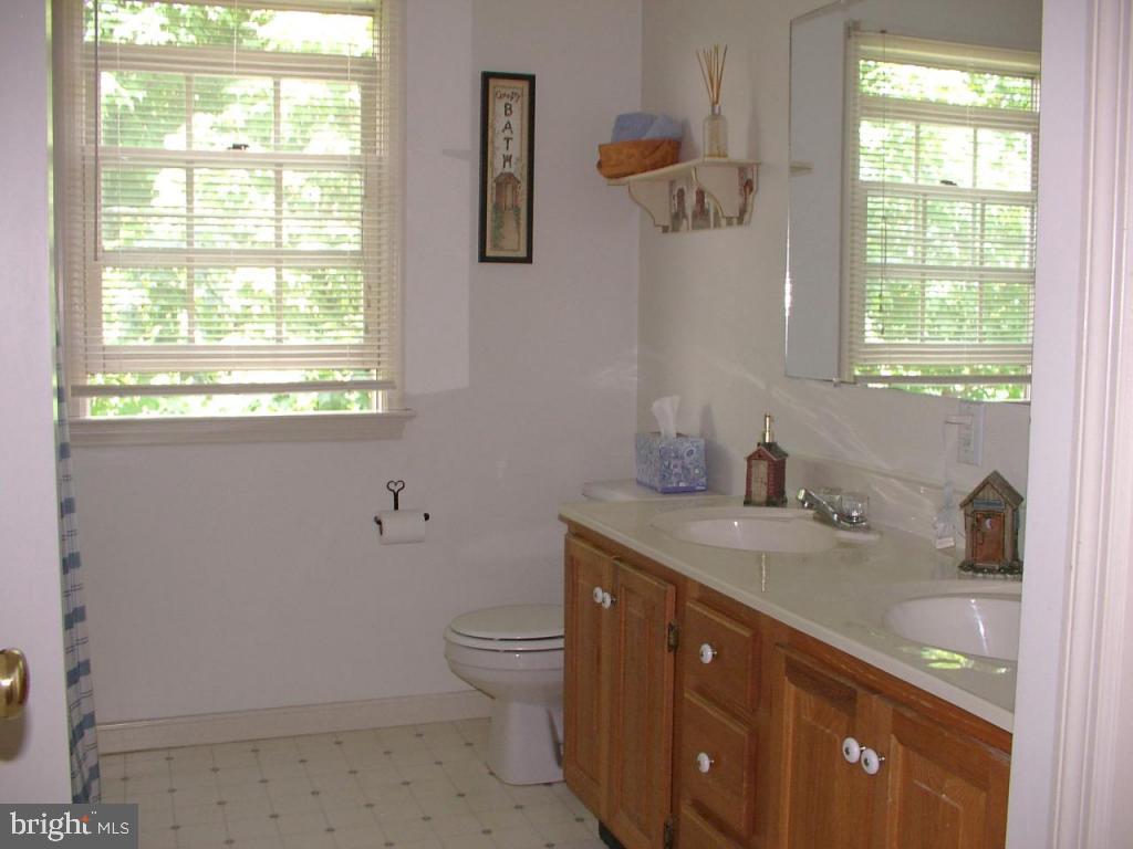 4 Barbara Lane Lititz, PA 17543 - Photo 10 of 13