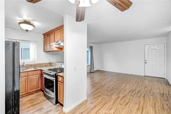 $2,700 | 1637 East 5th Street, Unit 204, Long Beach, CA 90802