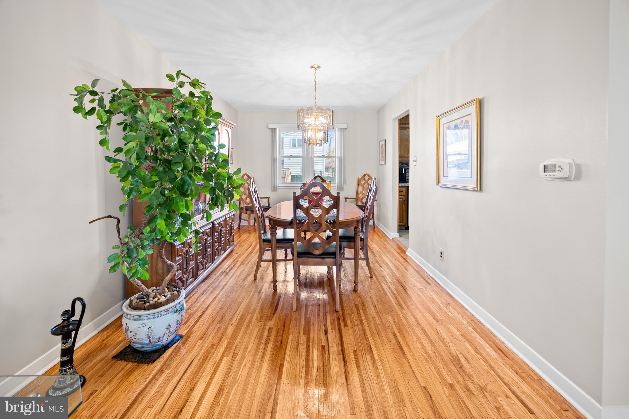 121 Ridge Road Cherry Hill, NJ 08002 - Photo 10 of 39 Light-filled Dining room