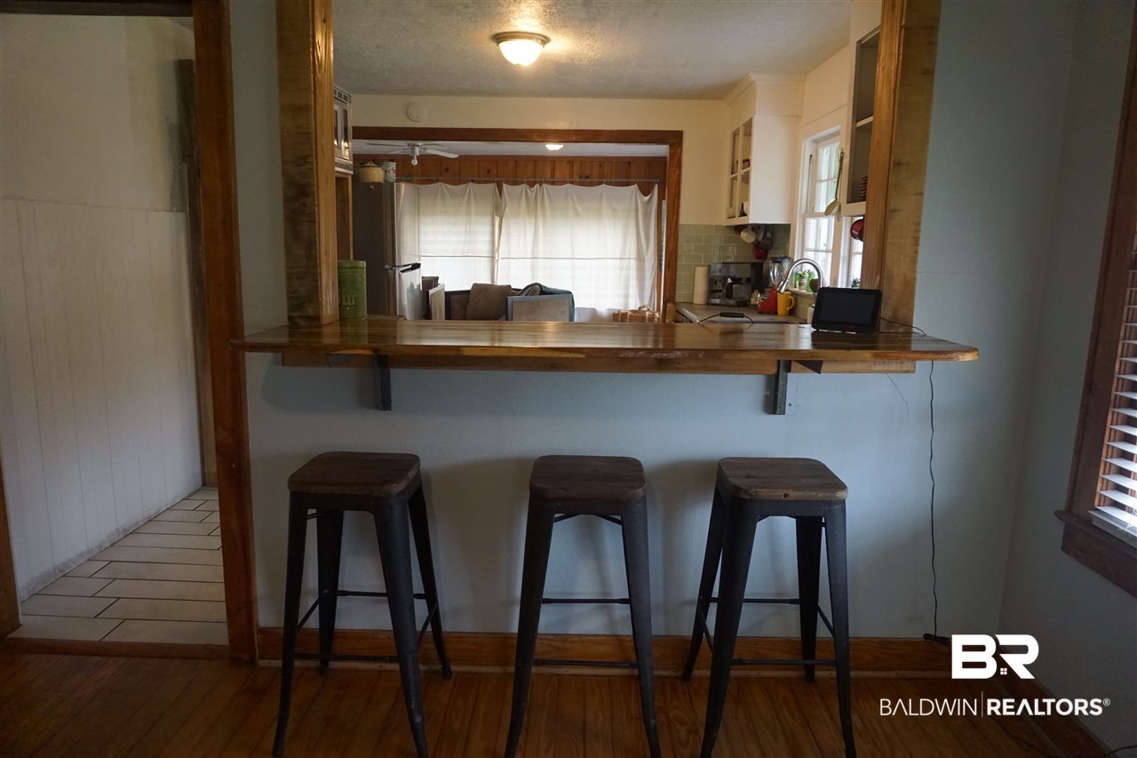 307 Weinacker Avenue Mobile, AL 36604 - Photo 26 of 26 Breakfast Bar