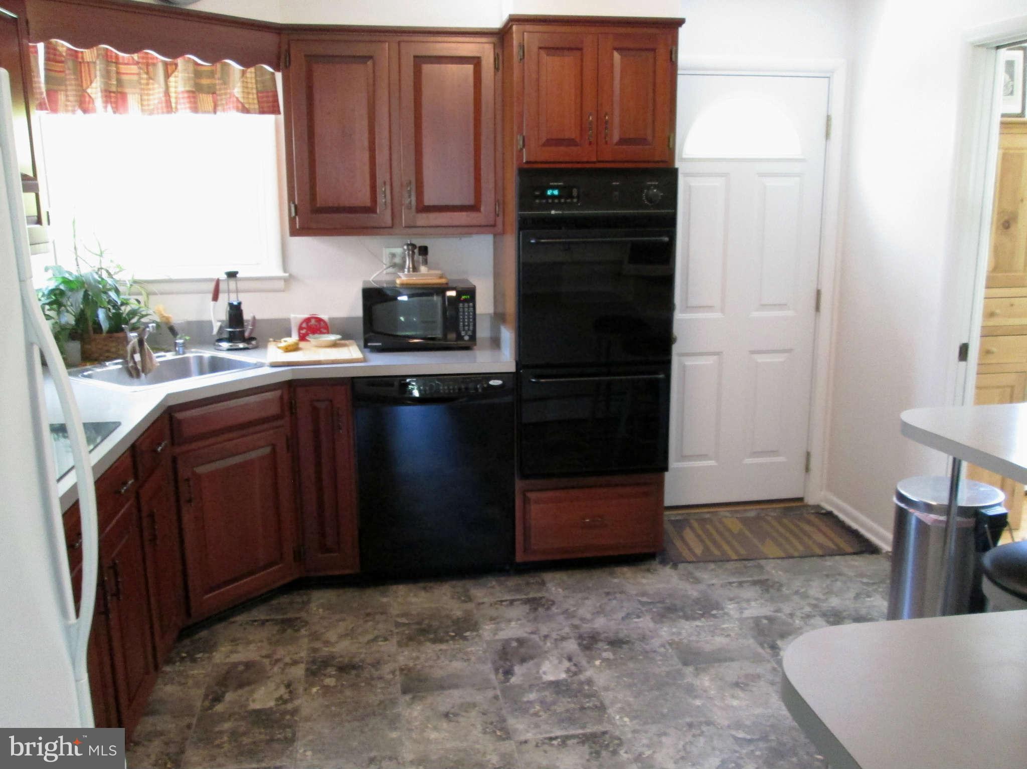 205 Gateswood Road Lutherville-Timonium, MD 21093 - Photo 7 of 28 Kitchen