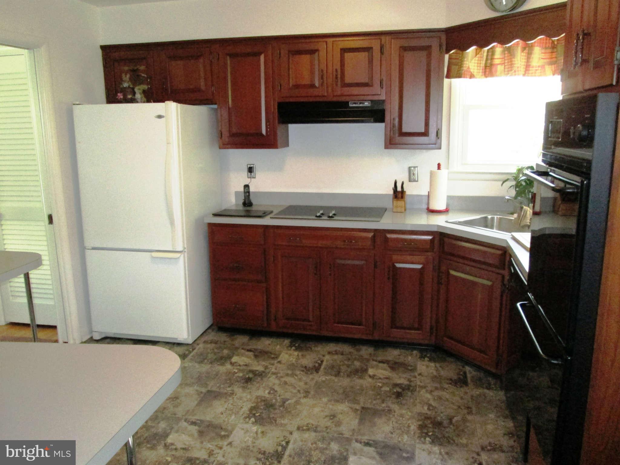 205 Gateswood Road Lutherville-Timonium, MD 21093 - Photo 8 of 28 Kitchen