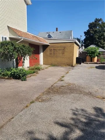$2,100 | 181 Benefit Street, Pawtucket, RI 02861