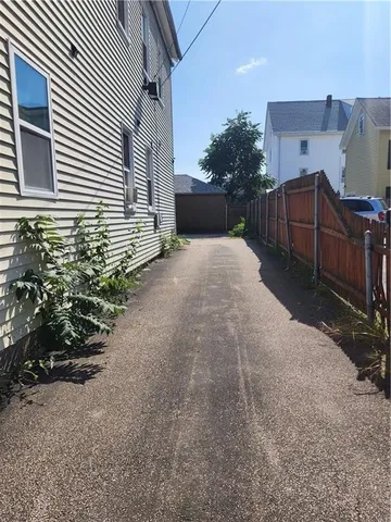 $2,100 | 181 Benefit Street, Pawtucket, RI 02861