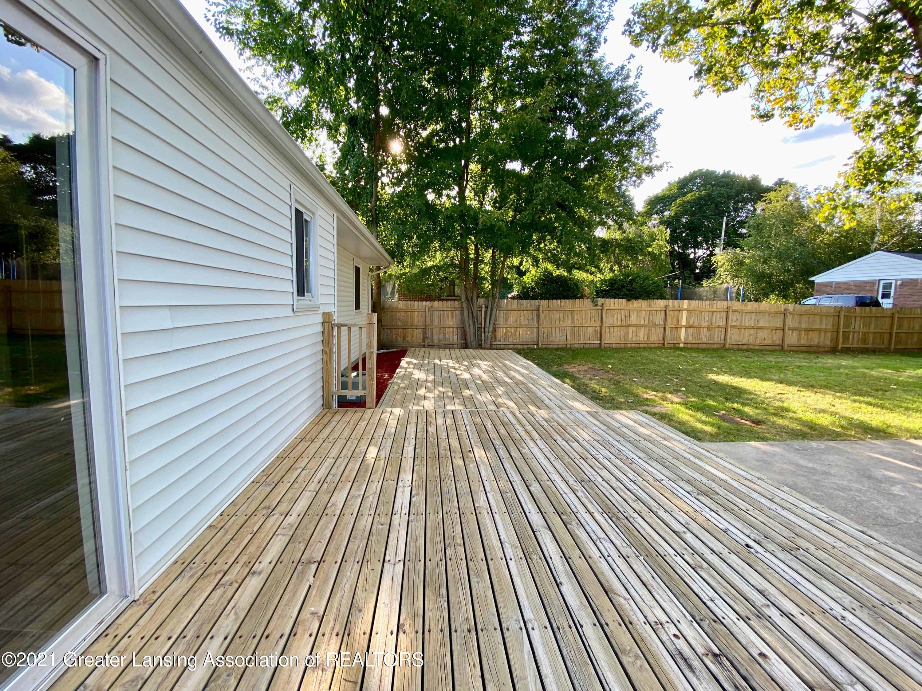 516 West Miller Road Lansing, MI 48911 - Photo 31 of 34 IMG_6500