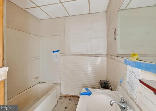 $180,200 | 7430 School Lane, Dundalk, MD 21222