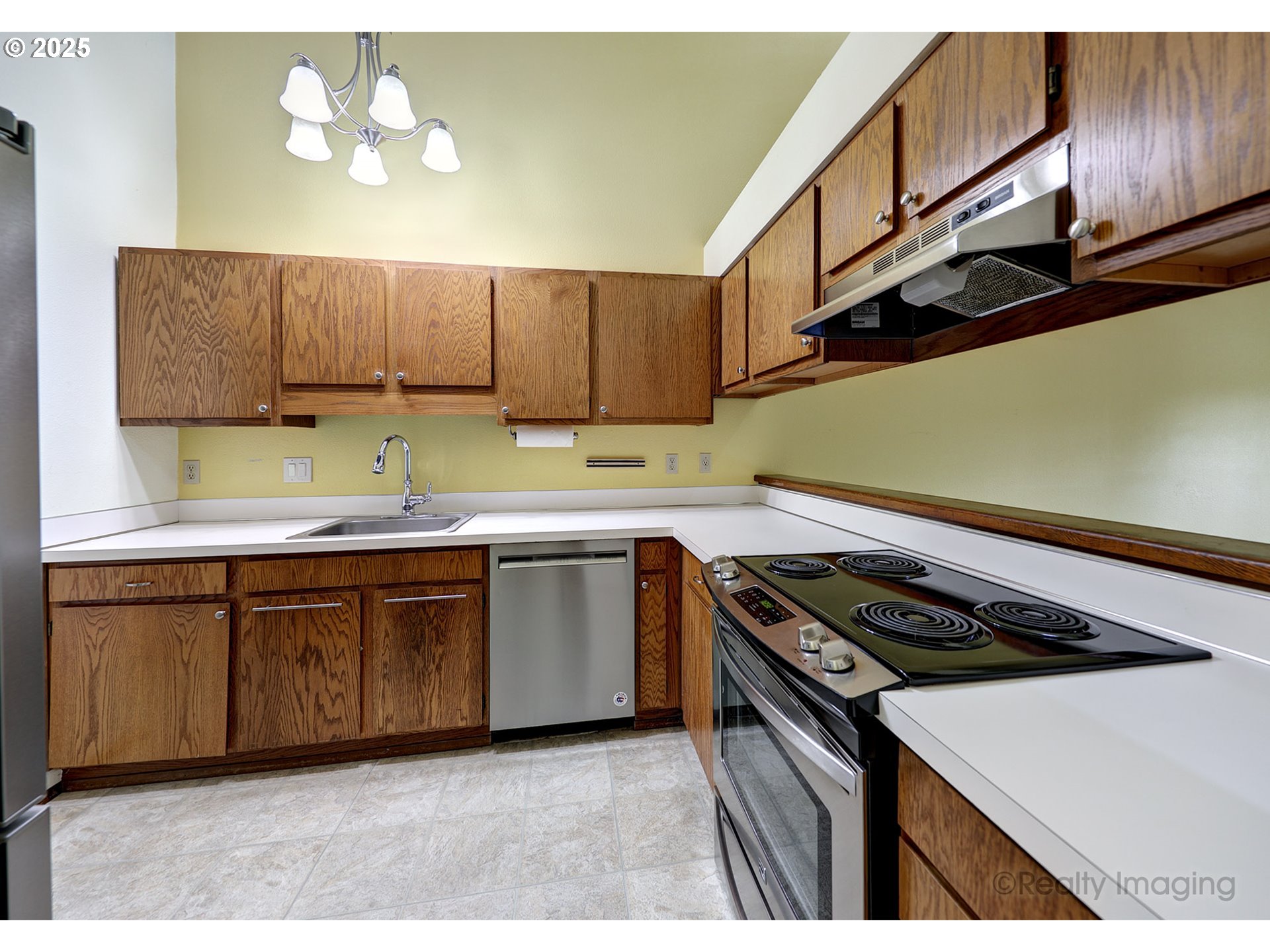 13775 Southwest Scholls Ferry Road, Unit 16 Beaverton, OR 97008 - Photo 11 of 42 Gallery Image 11