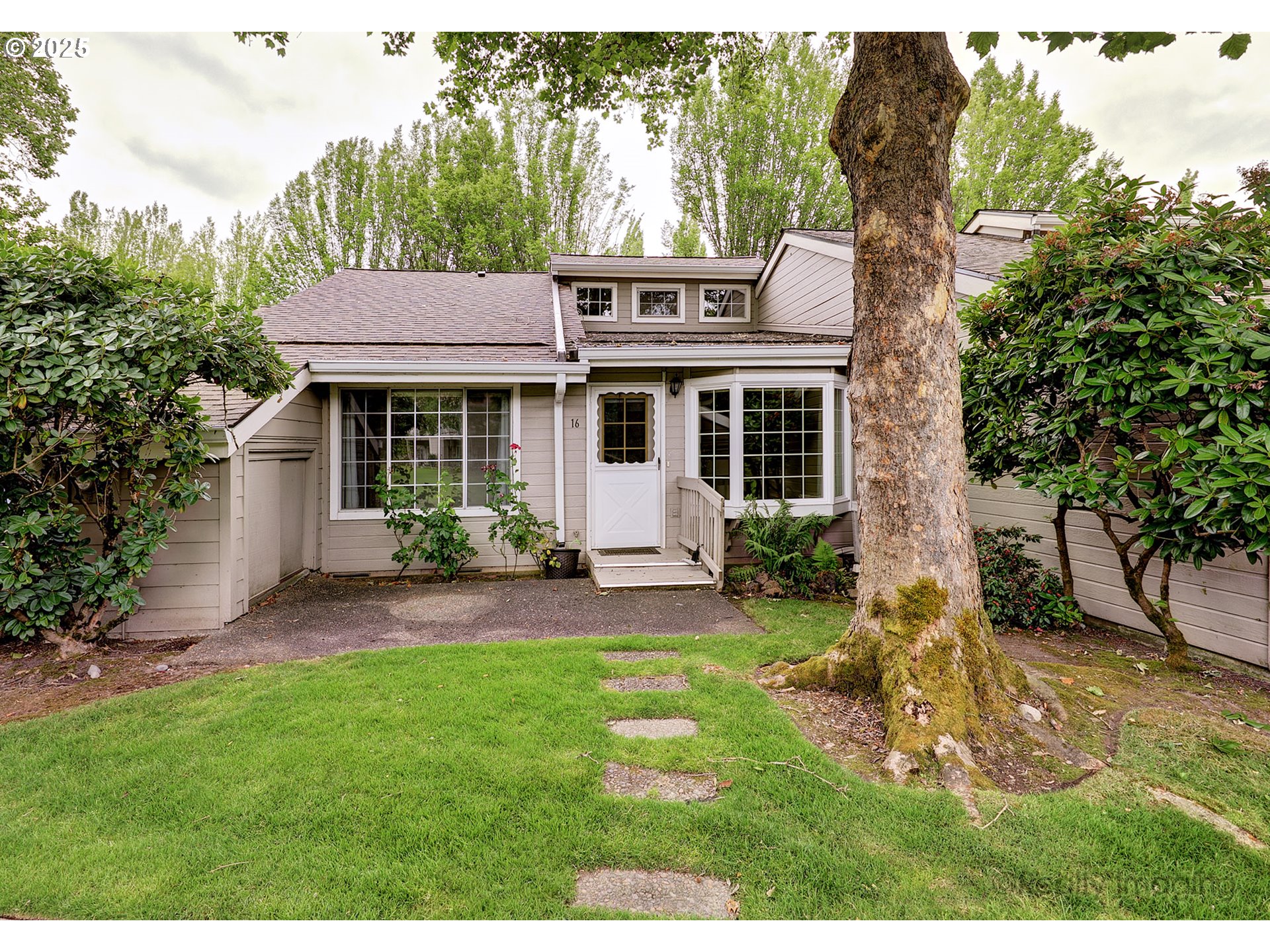 13775 Southwest Scholls Ferry Road, Unit 16 Beaverton, OR 97008 - Photo 22 of 42 Gallery Image 22