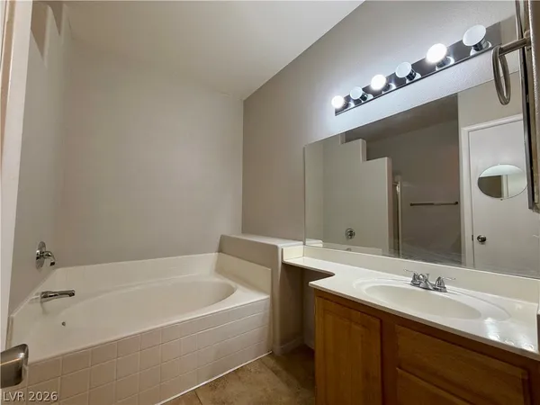 $1,300 | 5650 East Sahara Avenue, Unit 2024, Las Vegas, NV 89142