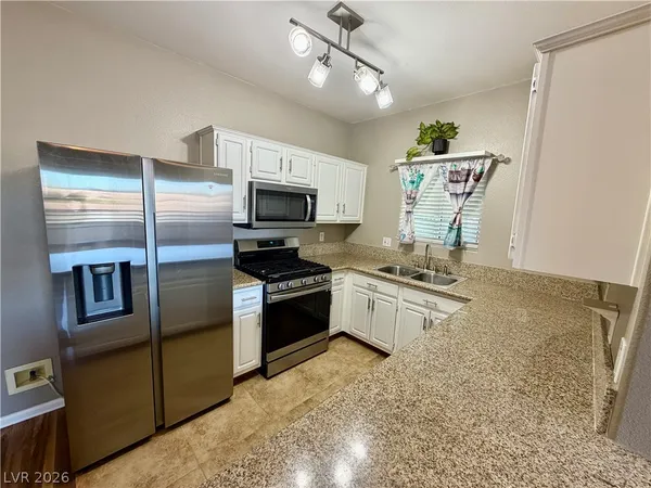 $1,300 | 5650 East Sahara Avenue, Unit 2024, Las Vegas, NV 89142