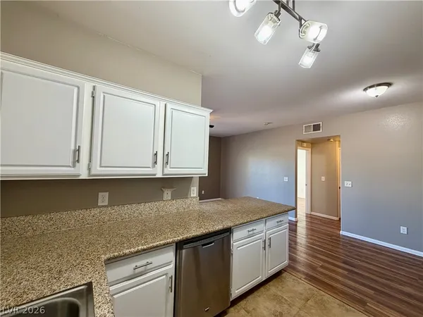 $1,300 | 5650 East Sahara Avenue, Unit 2024, Las Vegas, NV 89142