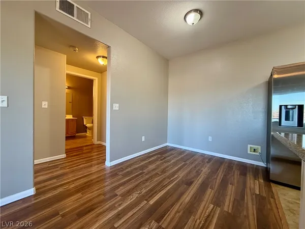 $1,300 | 5650 East Sahara Avenue, Unit 2024, Las Vegas, NV 89142