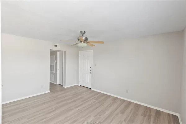 a view of kitchen with washer and dryer