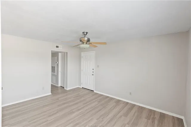 a view of kitchen with washer and dryer