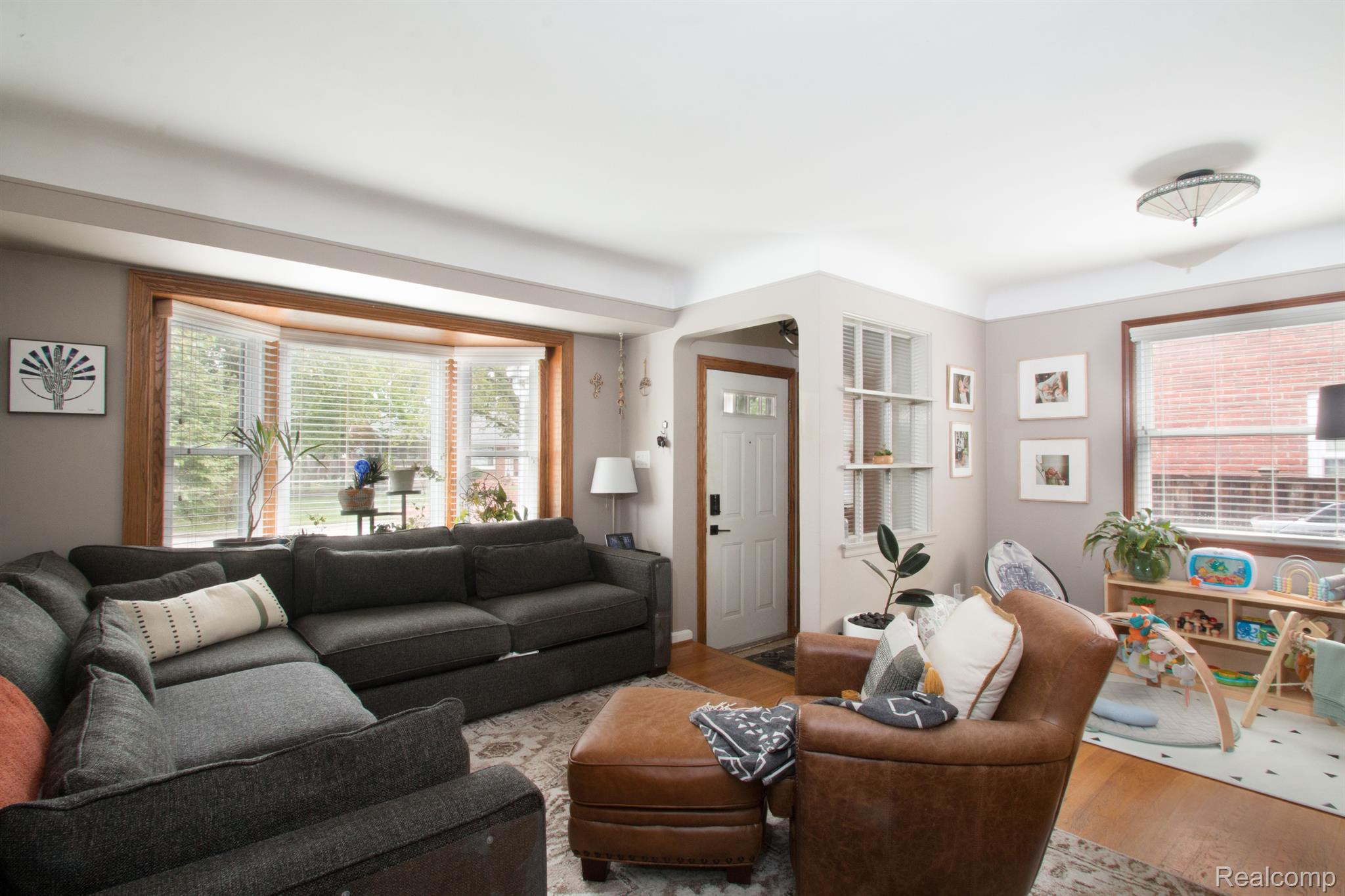107 Normandy Road Royal Oak, MI 48073 - Photo 7 of 43 Gallery Image 7