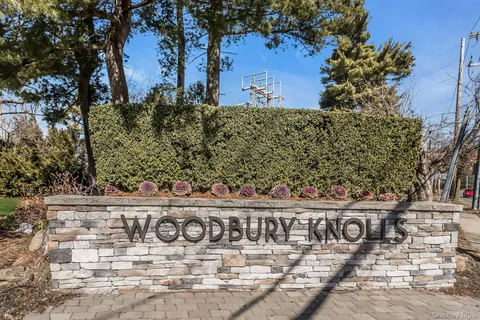 $1,479,000 | 5 Jan Lane, Woodbury, NY 11797