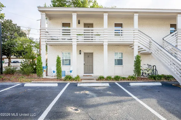 $2,300 | 114 Ethel Circle, Unit 17, Ocean Springs, MS 39564