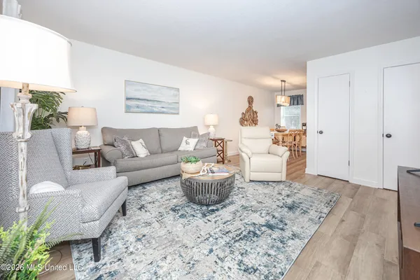 $2,300 | 114 Ethel Circle, Unit 17, Ocean Springs, MS 39564