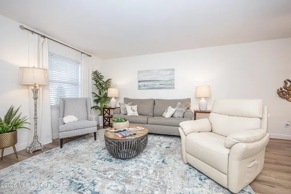 $2,300 | 114 Ethel Circle, Unit 17, Ocean Springs, MS 39564