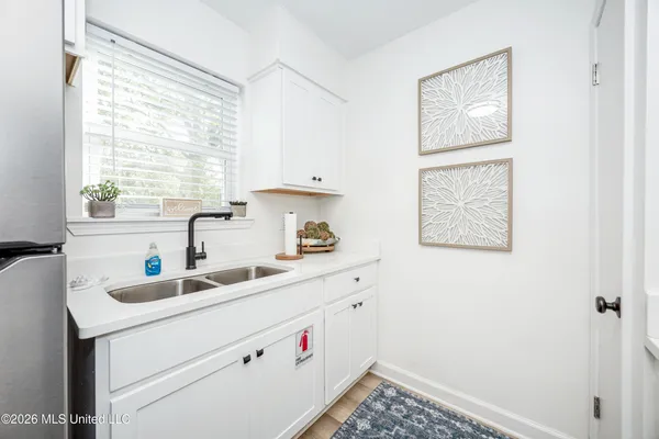 $2,300 | 114 Ethel Circle, Unit 17, Ocean Springs, MS 39564