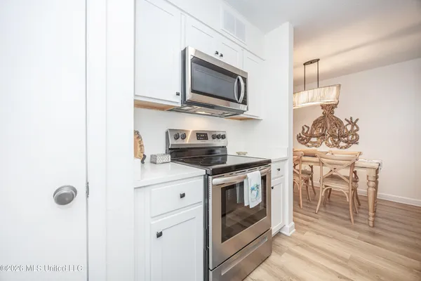 $2,300 | 114 Ethel Circle, Unit 17, Ocean Springs, MS 39564