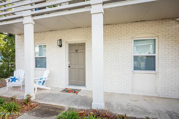 $2,300 | 114 Ethel Circle, Unit 17, Ocean Springs, MS 39564