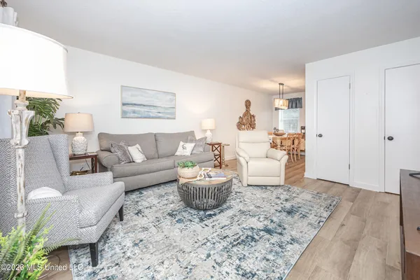 $2,300 | 114 Ethel Circle, Unit 17, Ocean Springs, MS 39564