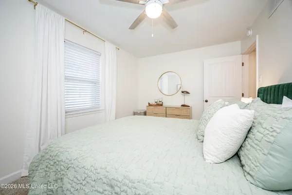 $2,300 | 114 Ethel Circle, Unit 17, Ocean Springs, MS 39564