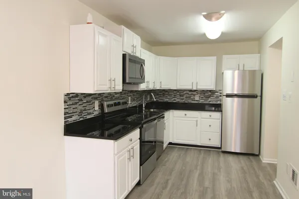 $2,000 | 9008 Sandalwood Drive, Unit B, Manassas, VA 20110